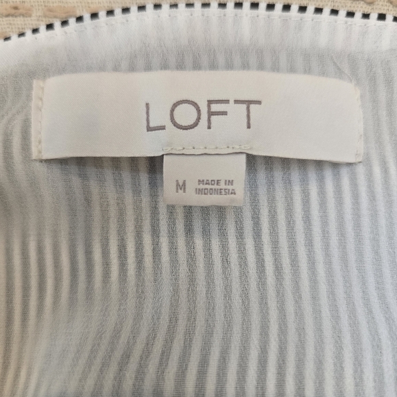 Loft Women Tank Top Size Medium White And Black Stripes Buttons Casual - Picture 2 of 10